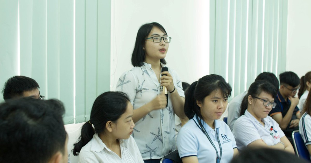 '4 năm học đại học, giờ em mới được về quê ăn tết'