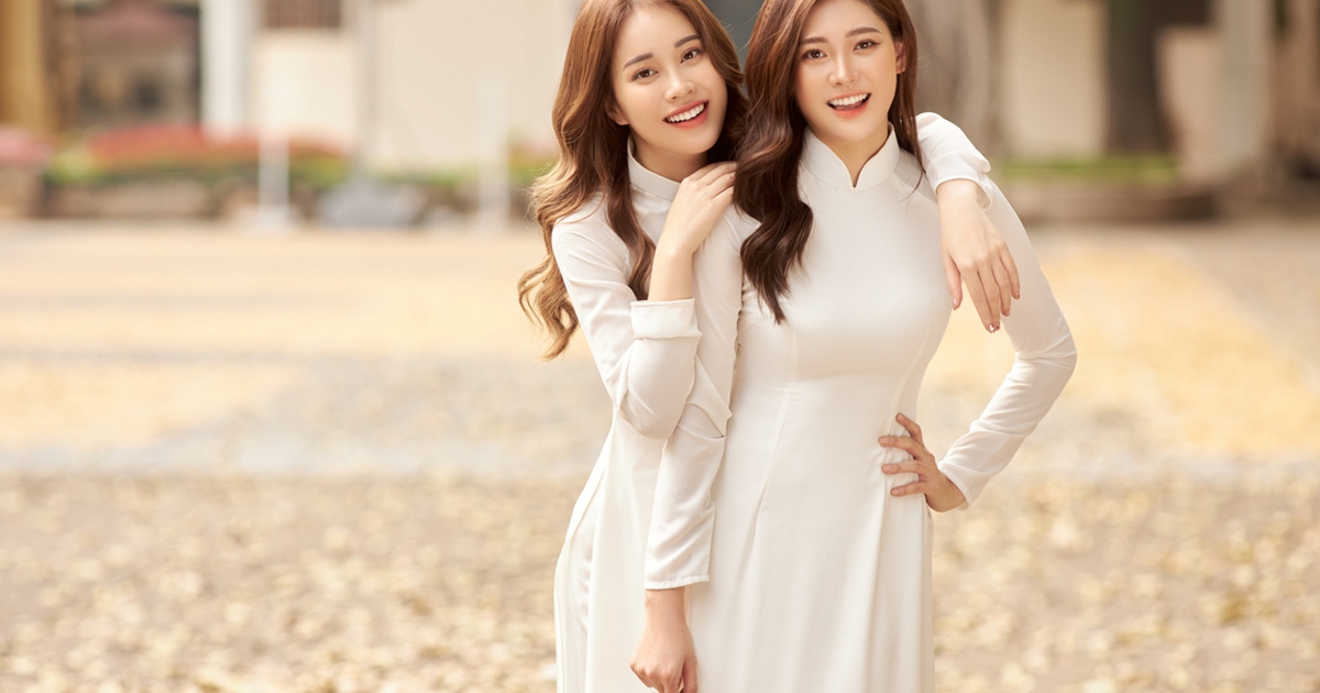 Hai người đẹp 'gây thương nhớ' với bộ ảnh mừng học sinh đi học lại