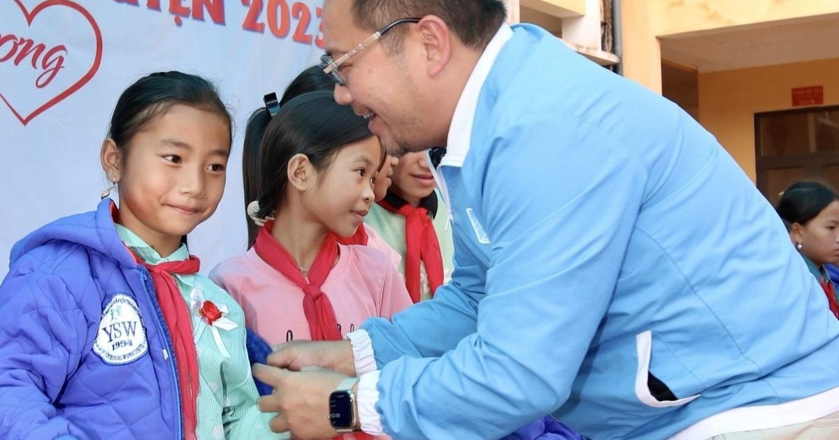 Hành trình đong đầy yêu thương đến với trẻ em vùng cao