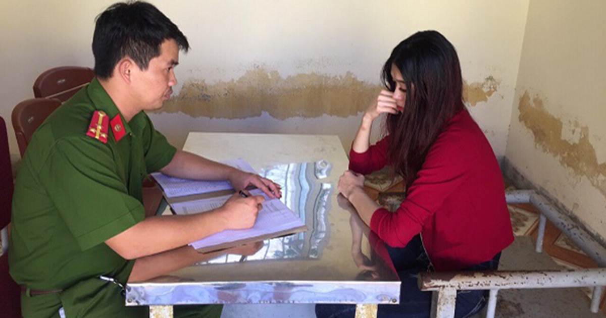 Tạm giữ 'tú bà 9X' cầm đầu đường dây gái gọi cao cấp tại Hà Tĩnh