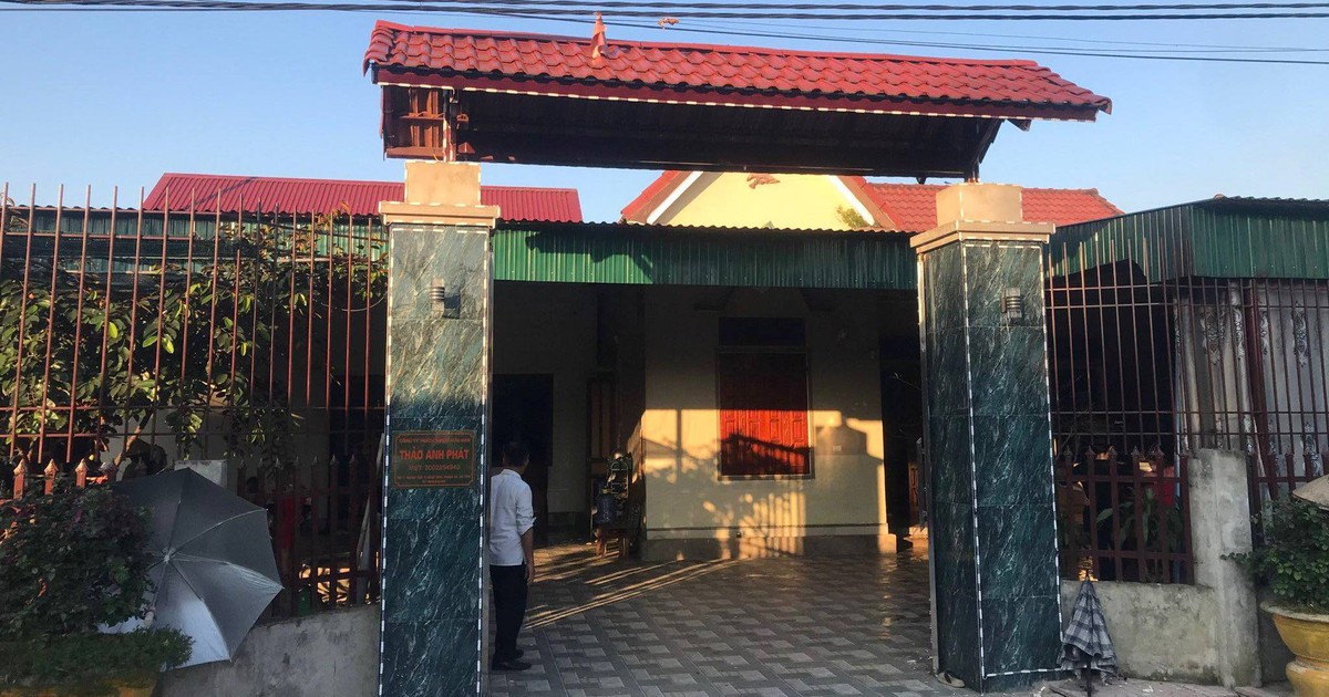 Hà Tĩnh: Bị điện giật chết khi lắp đèn nháy trang trí đón tết