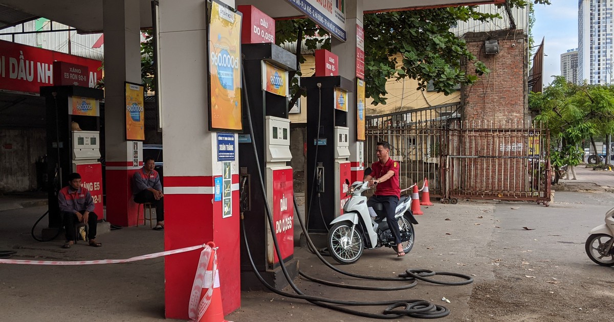 Thủ tướng yêu cầu 'đảm bảo nguồn cung xăng dầu'