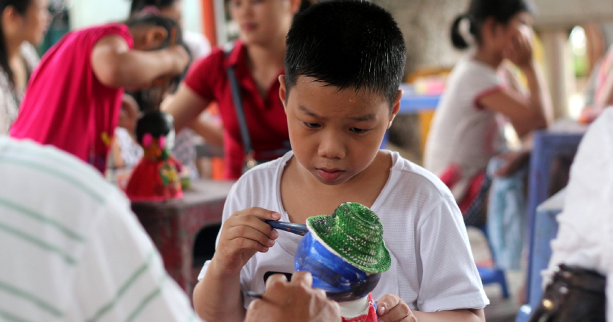 Hà Nội: Khu vui chơi quá tải bất chấp nắng nóng