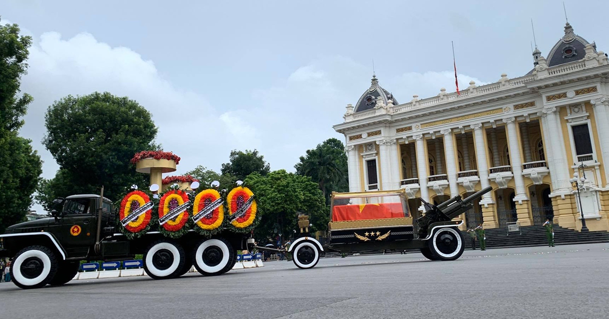 Cận cảnh linh xa đưa nguyên Tổng bí thư Lê Khả Phiêu về nơi an nghỉ cuối cùng
