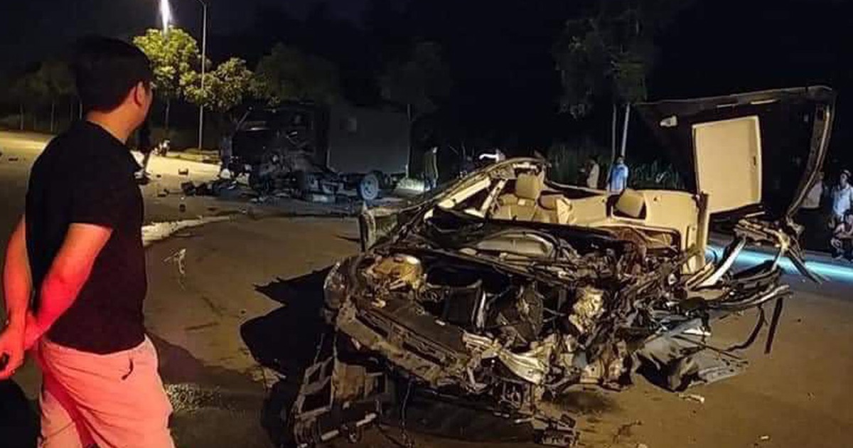 2 xe biển xanh tông nhau ở Lào Cai, 1 người trọng thương