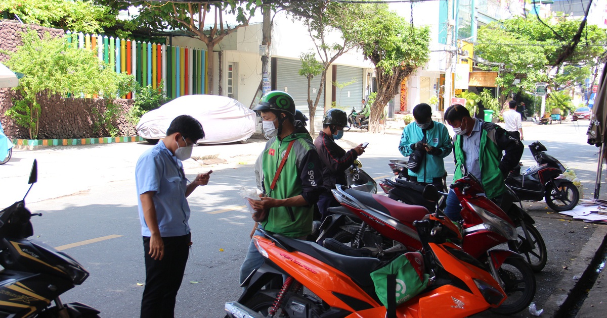 Giãn cách theo Chỉ thị 16 toàn TP.HCM 15 ngày: Tạm dừng xe công nghệ 2 bánh chở khách