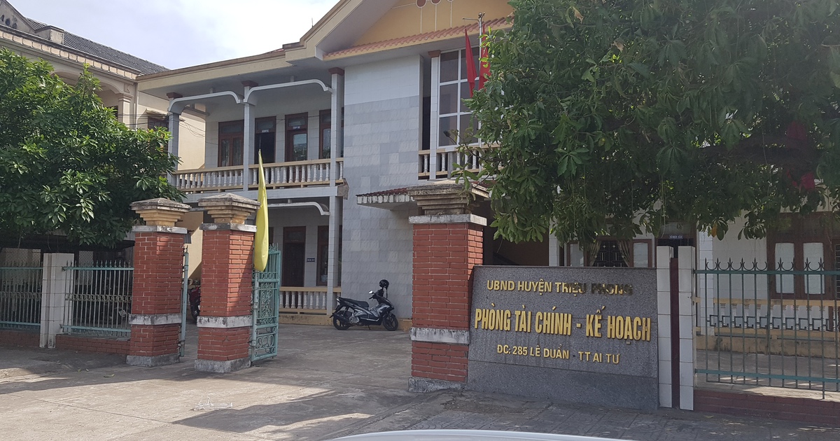 Tạm đình chỉ công tác chuyên viên bị tố giở trò đồi bại với nữ đồng nghiệp