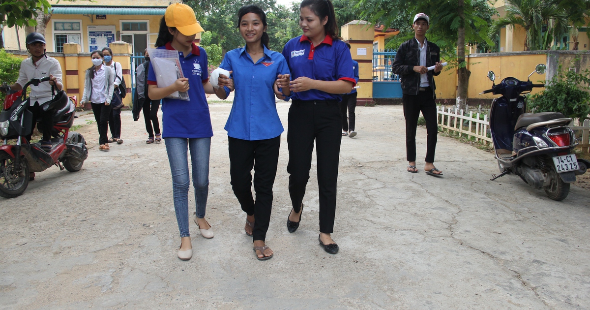 Bị rắn cắn suýt hoại tử vẫn tham gia… ứng thí