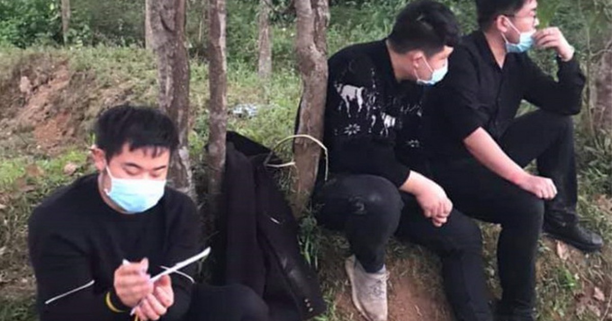 4 người Trung Quốc 'không có tiền' trả phí cách ly, xét nghiệm Covid-19: Quảng Trị xem xét 'tình huống chưa có tiền lệ'