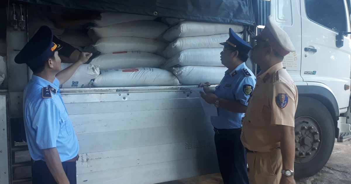 Chở 7 tấn đường ‘lậu’ bị phạt 55 triệu đồng