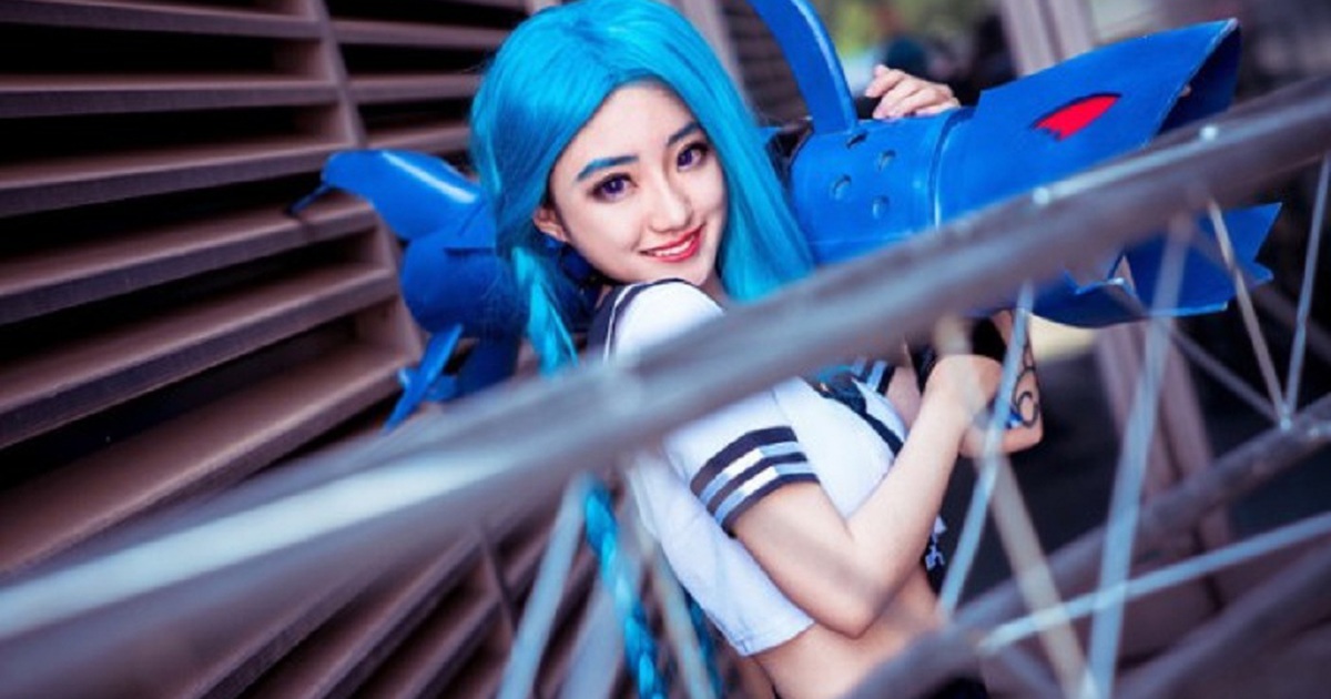 Ngắm Jinx vào vai nữ sinh cấp hai siêu nhí nhảnh