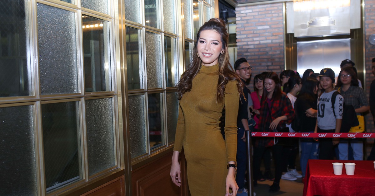 'Bản sao Angelina Jolie' gây sốc trong MV 18+ của Tăng Nhật Tuệ