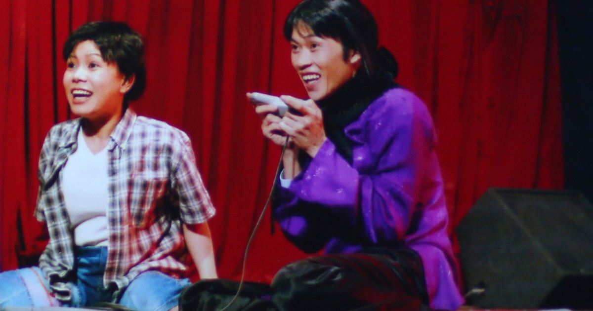 Việt Hương tiết lộ ảnh chụp cùng Minh Nhí, Hoài Linh gần 20 năm trước