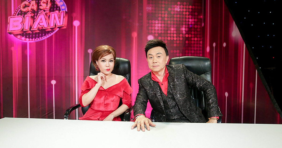 Việt Hương tiết lộ từng được khán giả miền Tây tặng nhẫn khi đi diễn