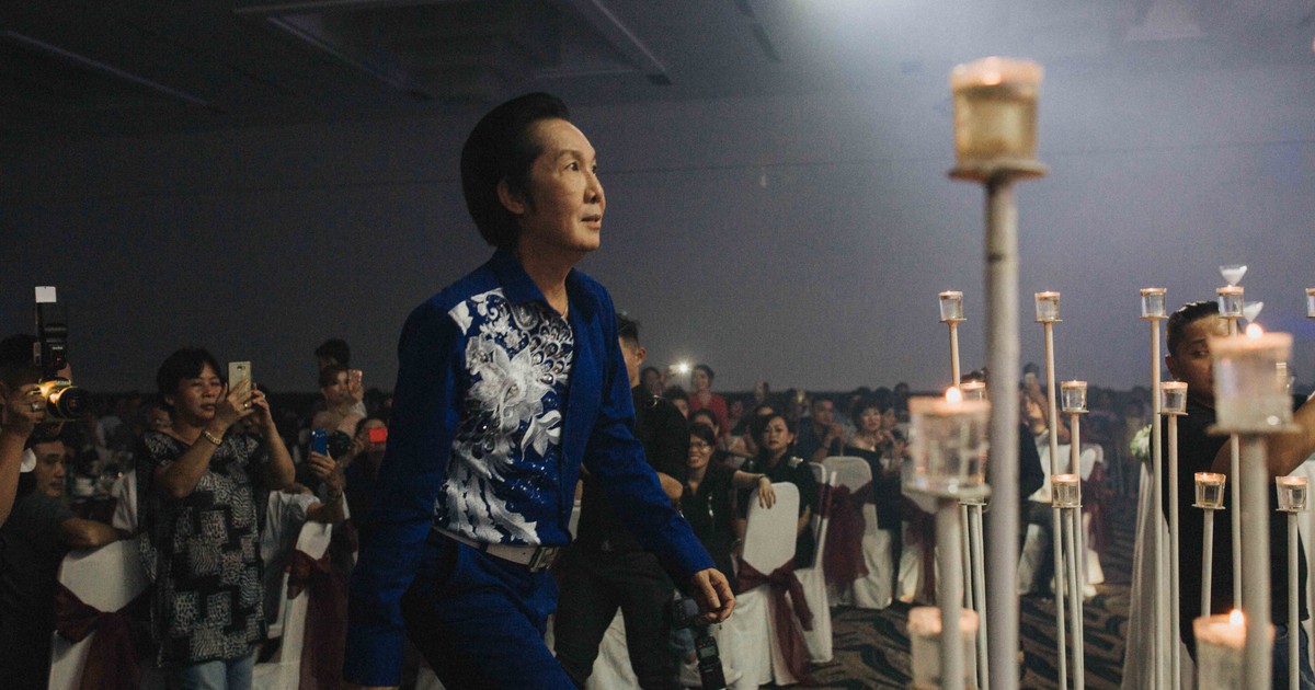 Vũ Linh hát 'Áo mới cà mau' trong đám cưới cháu gái