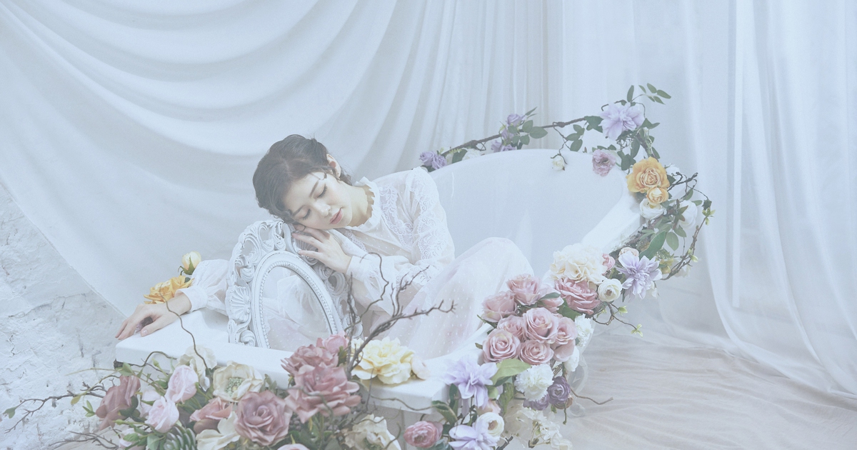 Trước tin đồn tái hợp Thành Thỏ, Liz Kim Cương tung ảnh gợi cảm bất ngờ