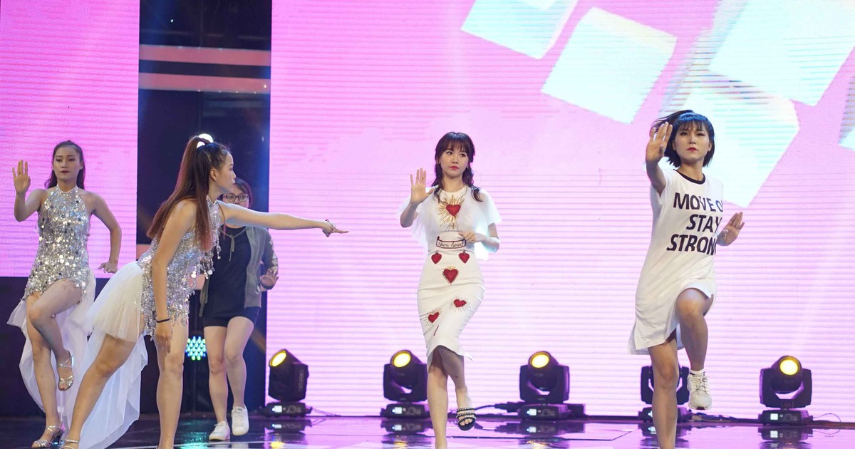 Hari Won mang dép lê tập nhảy hit của T-ara