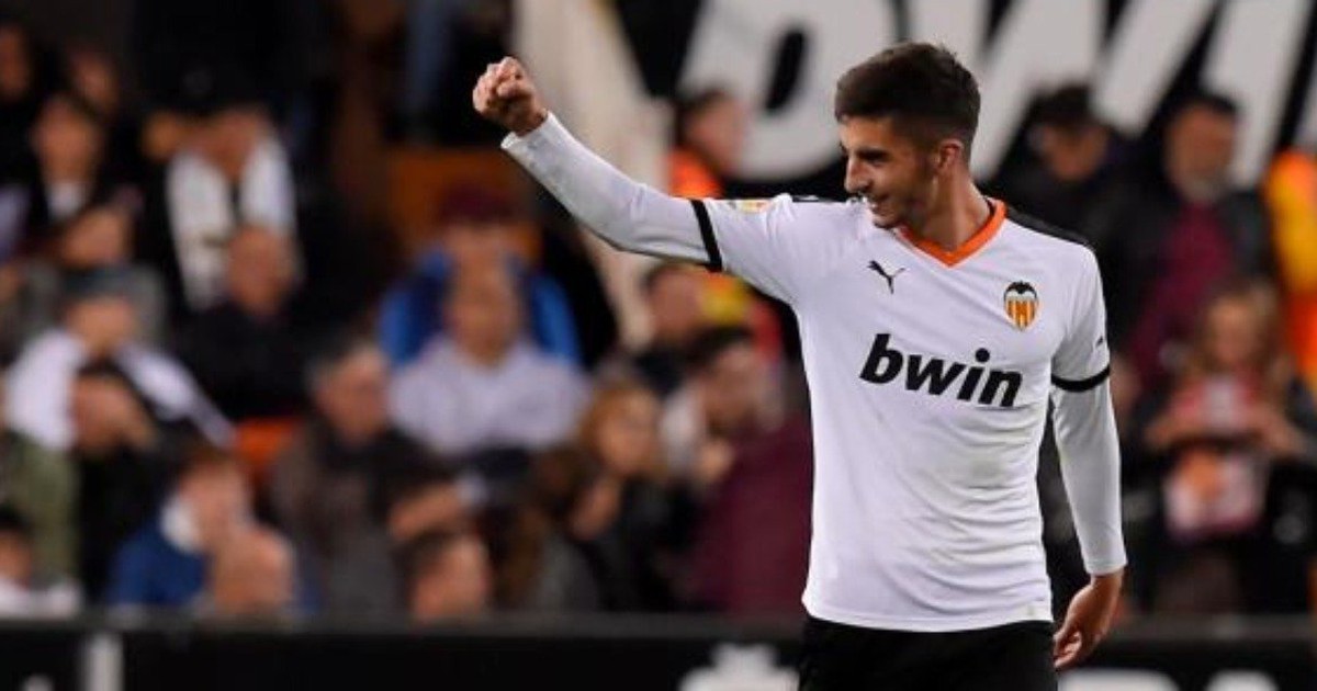 Tin chuyển nhượng Man City hôm nay: Guardiola mua Ferran Torres để tăng cường hỏa lực hàng công