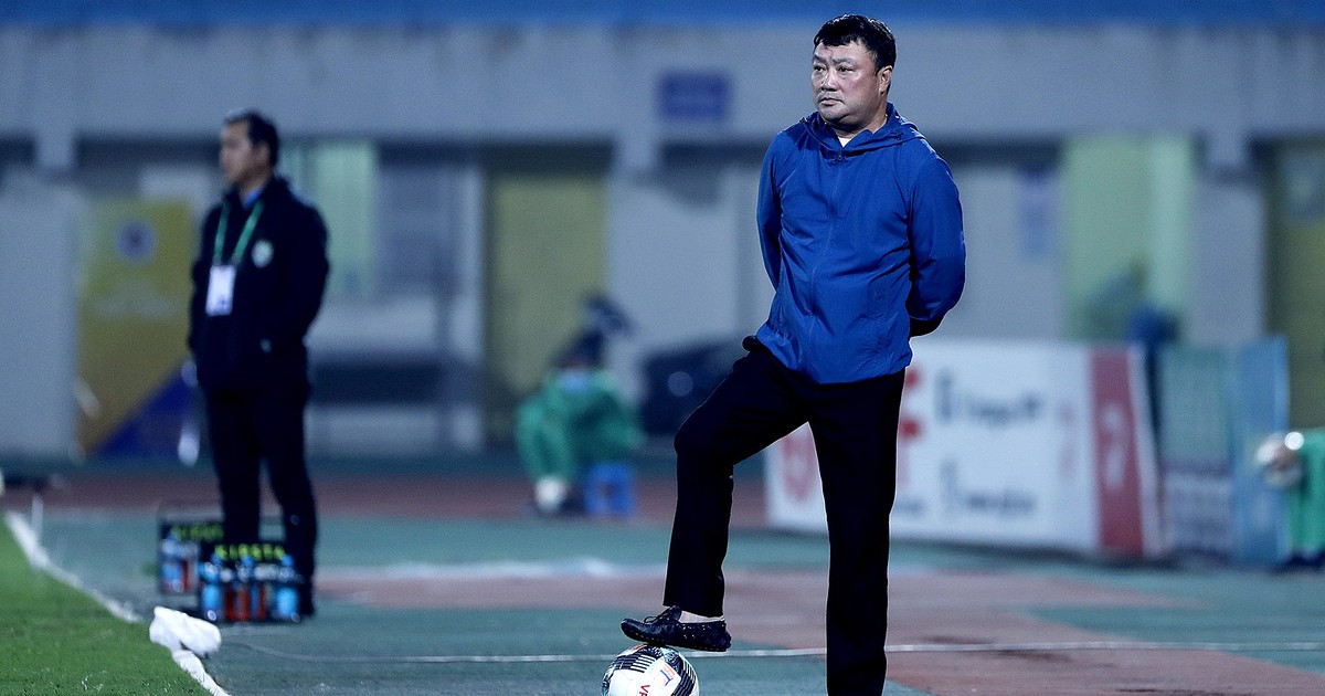 Danh hiệu HLV xuất sắc nhất V-League khó thoát khỏi tay Trương Việt Hoàng