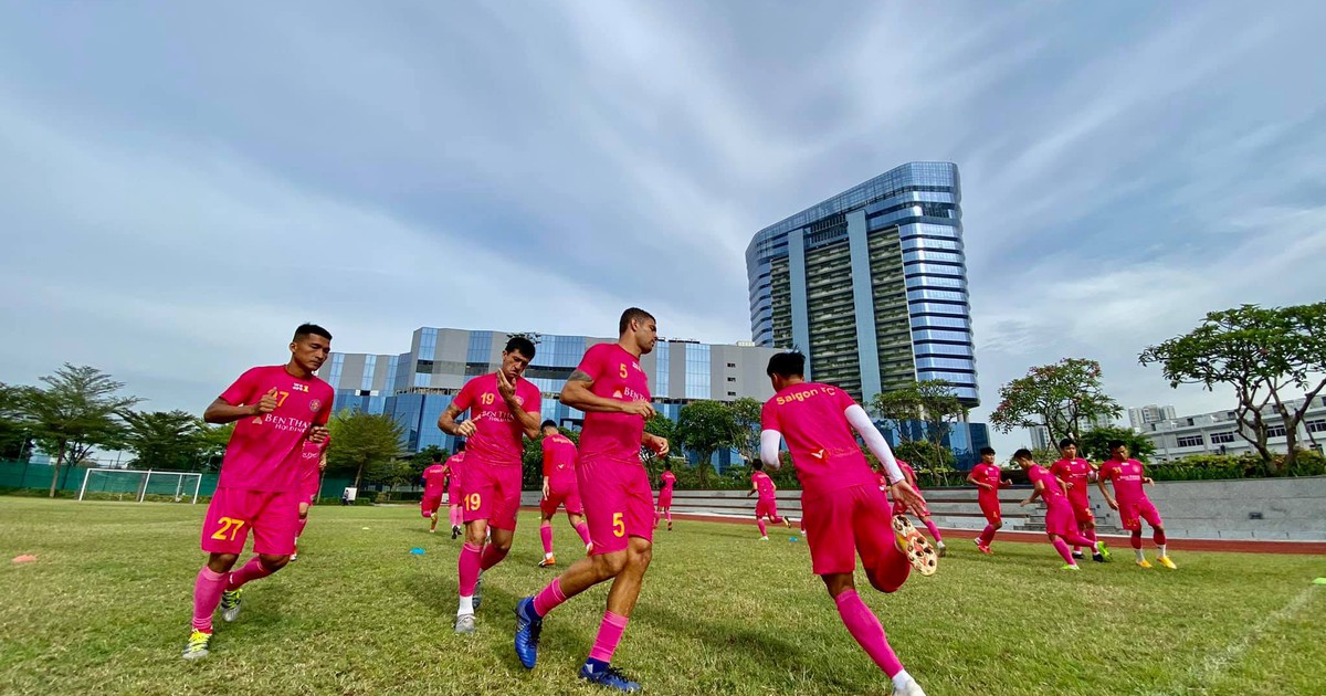 CLB Sài Gòn đụng độ CLB Hà Nội ở giải tứ hùng trên sân Thống Nhất