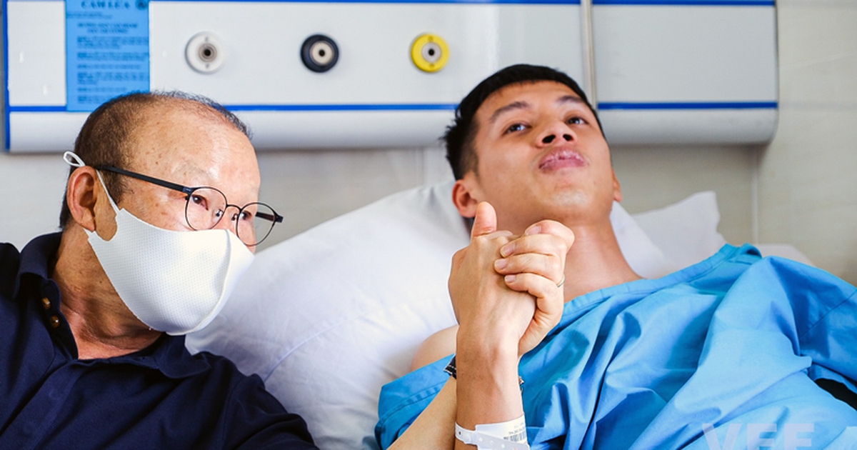 HLV Park Hang-seo vui mừng khi Hùng Dũng bình phục tốt