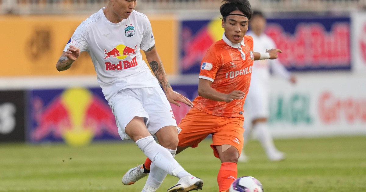 Trung vệ người Hàn Quốc Kim Dong-su trở lại với HAGL