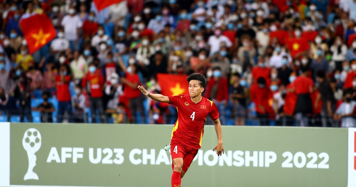 Vì sao HLV Park Hang-seo loại người hùng Trần Bảo Toàn?