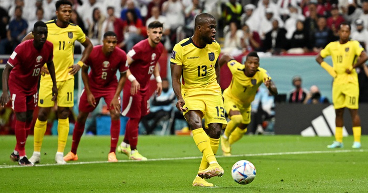 HLV Gustavo Alfaro trấn an người hâm mộ về chấn thương của sát thủ Enner Valencia