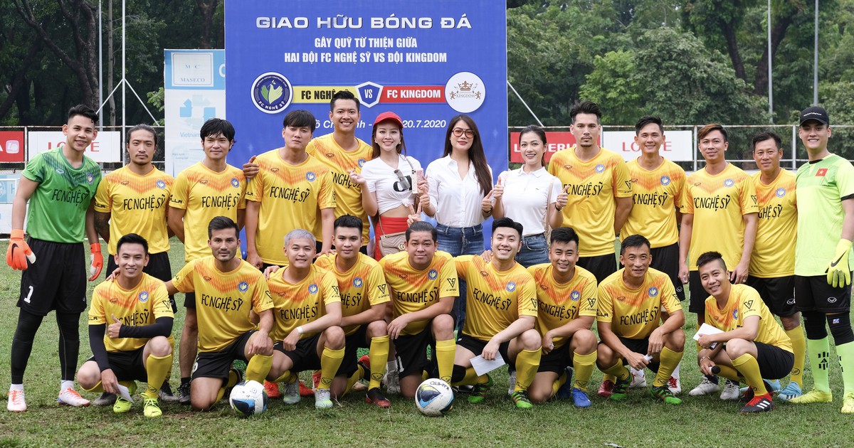 Sôi nổi trận ra mắt quyên góp từ thiện của đội FC Nghệ Sĩ