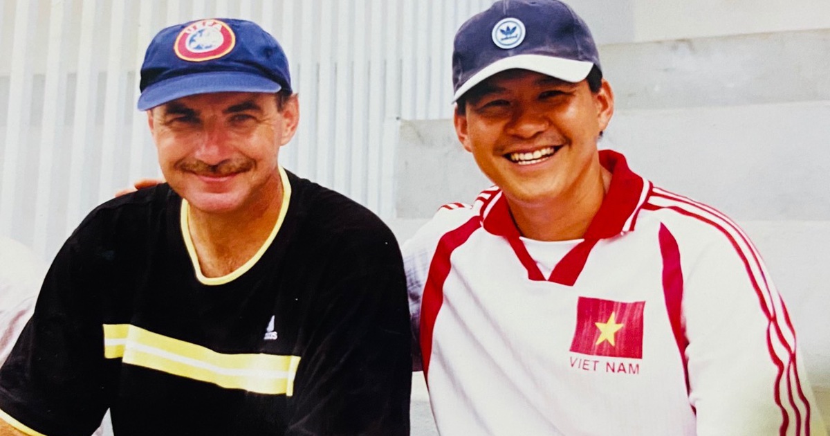 HLV Vũ Tiến Thành và những kỷ niệm khó quên với cố HLV Alfred Riedl