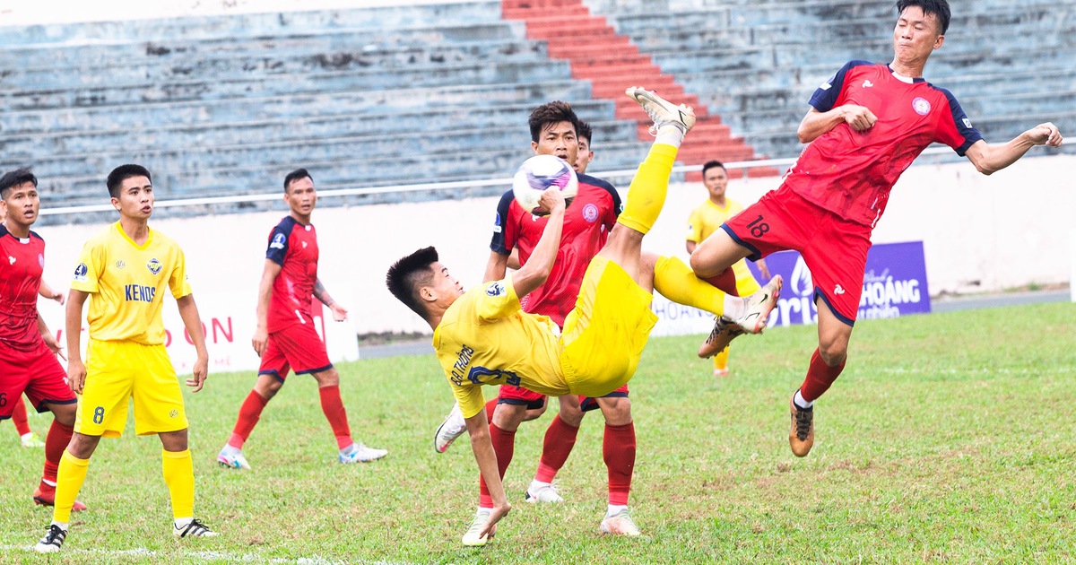 Giải bóng đá hạng Nhì: Đồng Nai và trẻ Quảng Nam ‘vô địch’ lượt đi