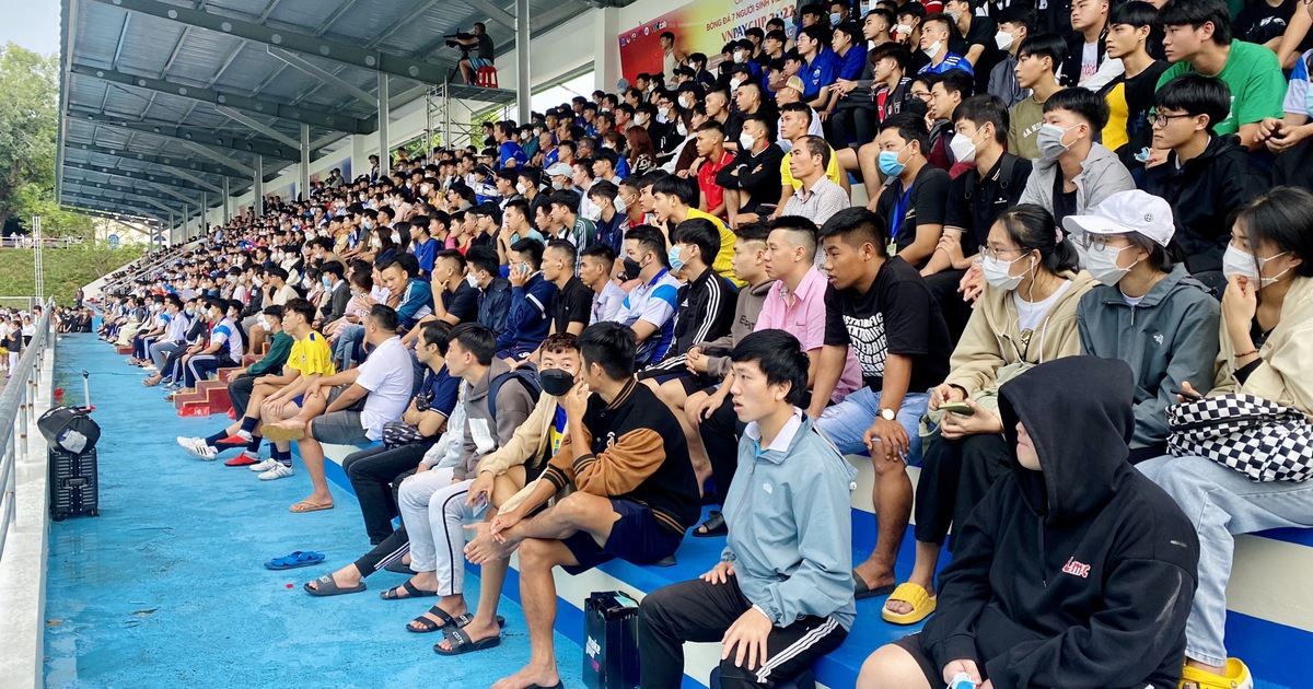 Mưa bàn thắng trong ngày khai mạc giải bóng đá 7 người sinh viên quốc gia