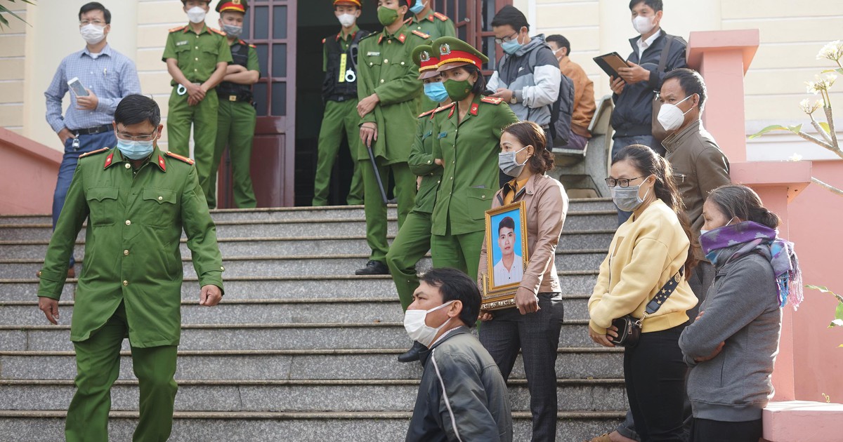 Tạm hoãn phiên tòa xét xử vụ án nguyên bí thư xã giết người đốt xác