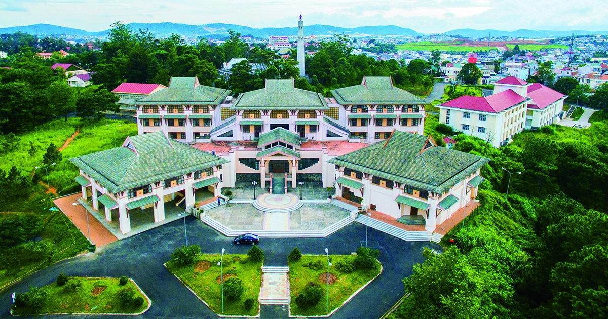 ‘Vươn mình’ bằng chất lượng đào tạo và năng lực khoa học công nghệ