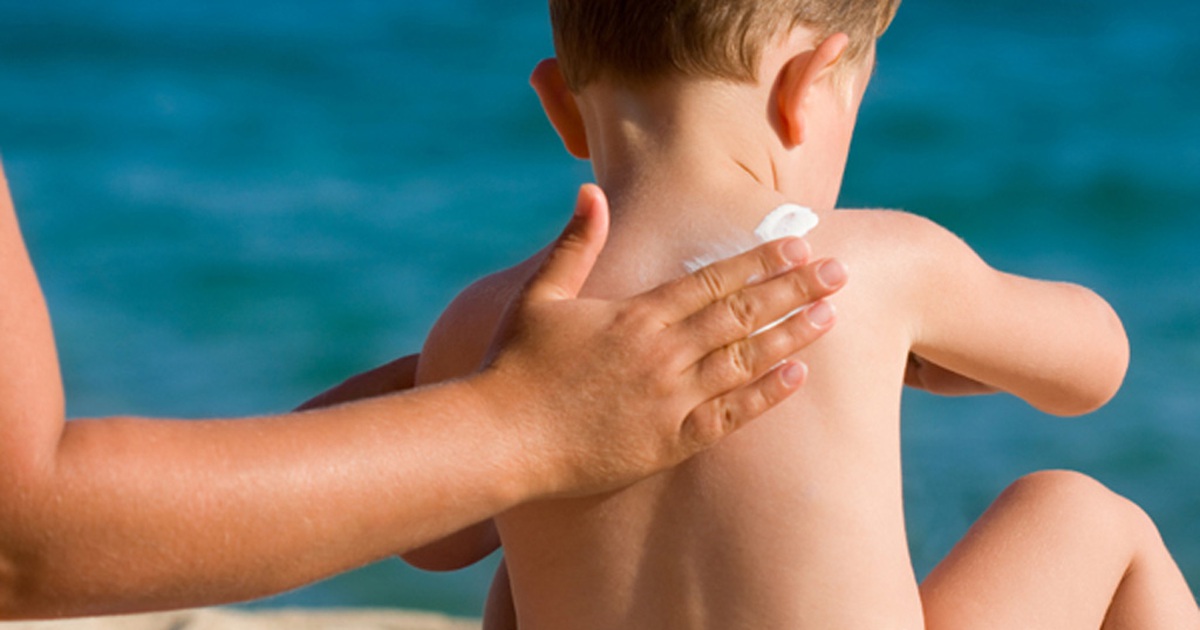 Độ tuổi nào nên bắt đầu sử dụng kem chống nắng?