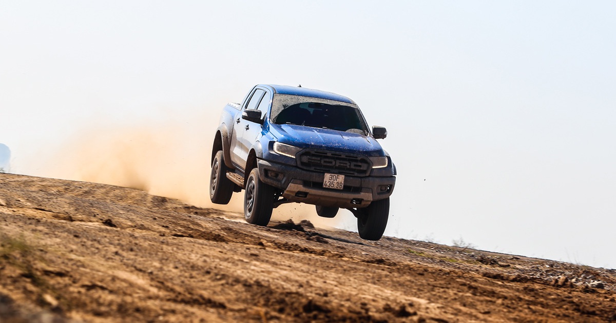 Đánh giá Ford Ranger Raptor - đỉnh cao của giới hạn thách thức