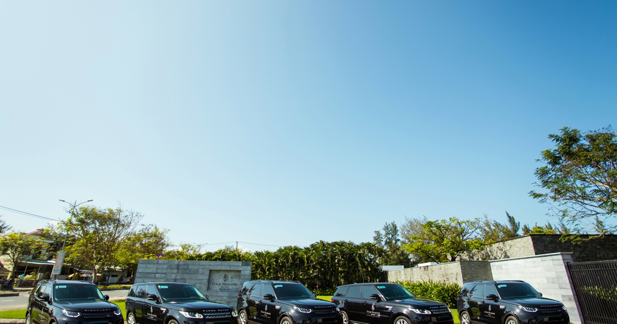 Land Rover Việt Nam bàn giao đội xe cao cấp cho Four Seasons The Nam Hai