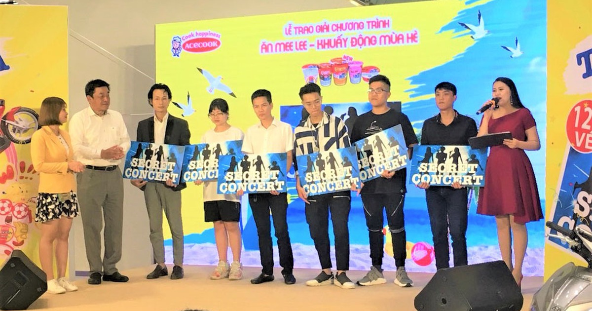 Chân dung những fan may mắn có vé tham dự Secret Concert