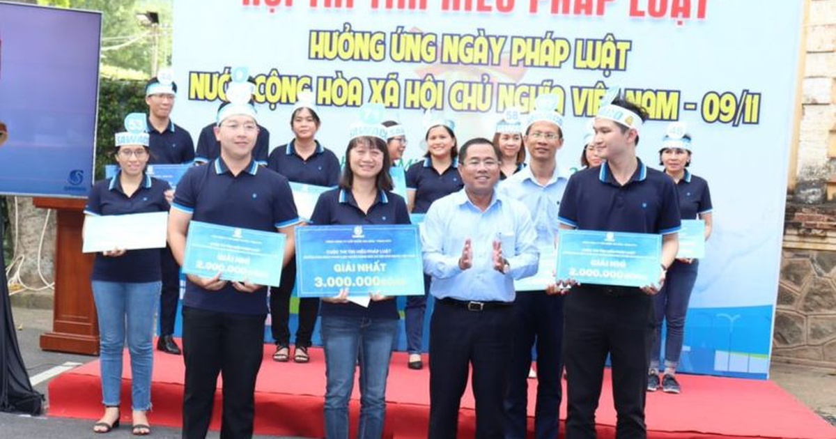 Cán bộ, công nhân viên ngành cấp nước sôi nổi hội thi tìm hiểu pháp luật