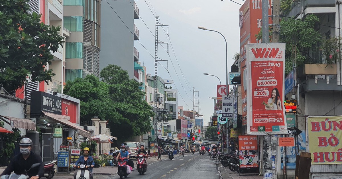 Tai nạn điện đường Phan Xích Long (TP.HCM): Do vi phạm khoảng cách an toàn lưới điện