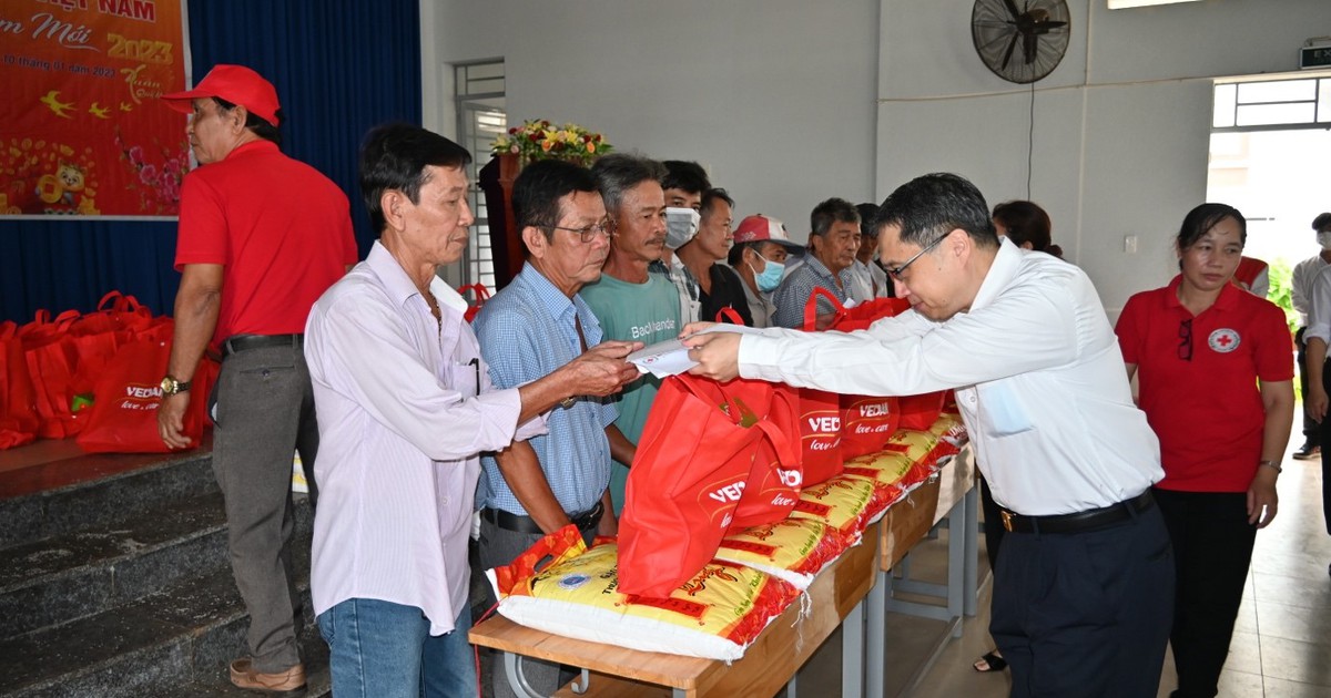 Vedan Việt Nam trao 1.000 phần quà tết cho người dân có hoàn cảnh khó khăn