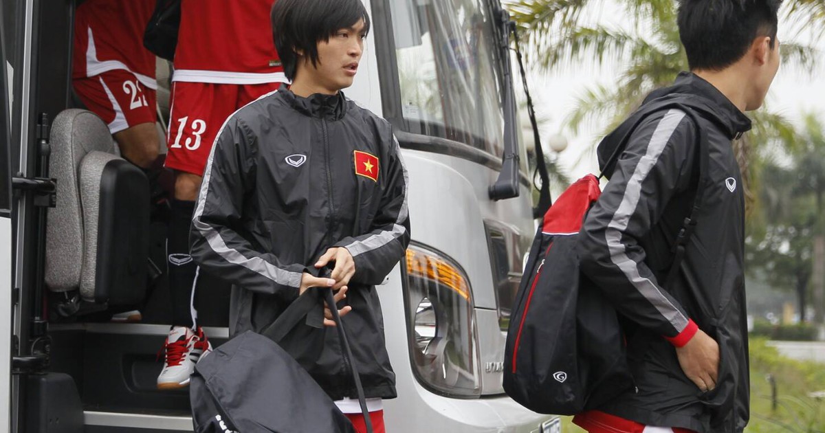 Tuyển Việt Nam kiệt sức với những chặng bay hành xác đến Iran