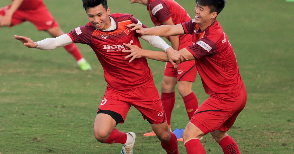 HLV Park Hang-seo mong dư luận tạm gác chuyện Văn Hậu