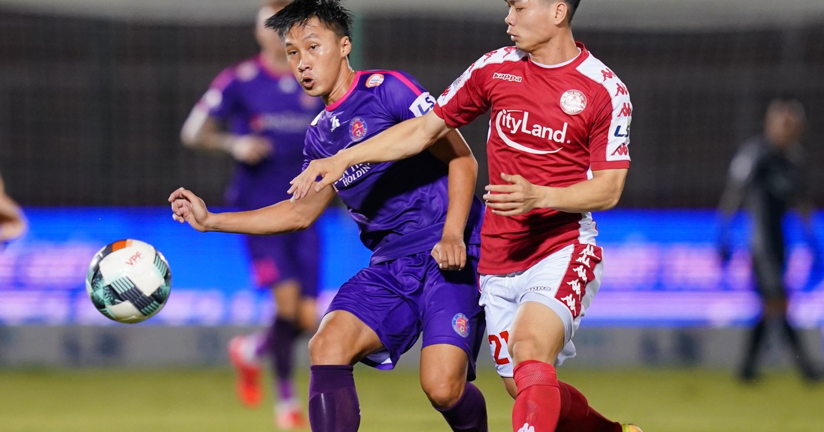 TP.HCM nên sử dụng cùng lúc ‘Messi’ Công Phượng và ‘Ronaldo’ Phi Sơn?