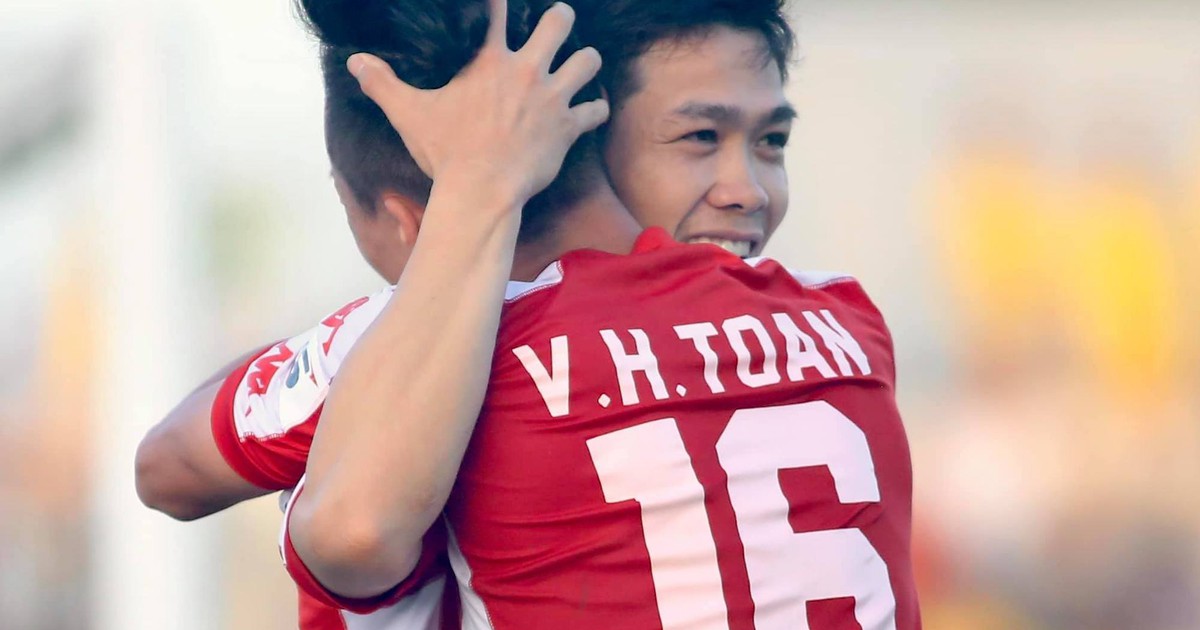 Công Phượng ngày một rực rỡ trong màu áo TP.HCM