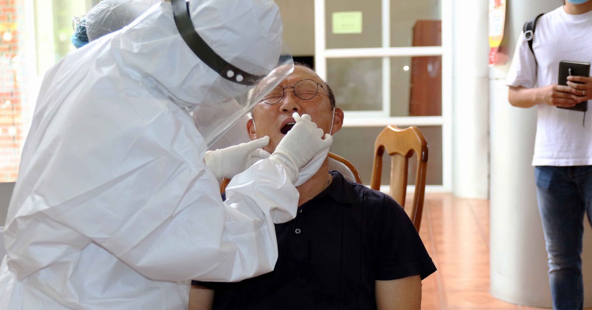 HLV Park Hang-seo và U.22 Việt Nam xét nghiệm Realtime RT-PCR thành công