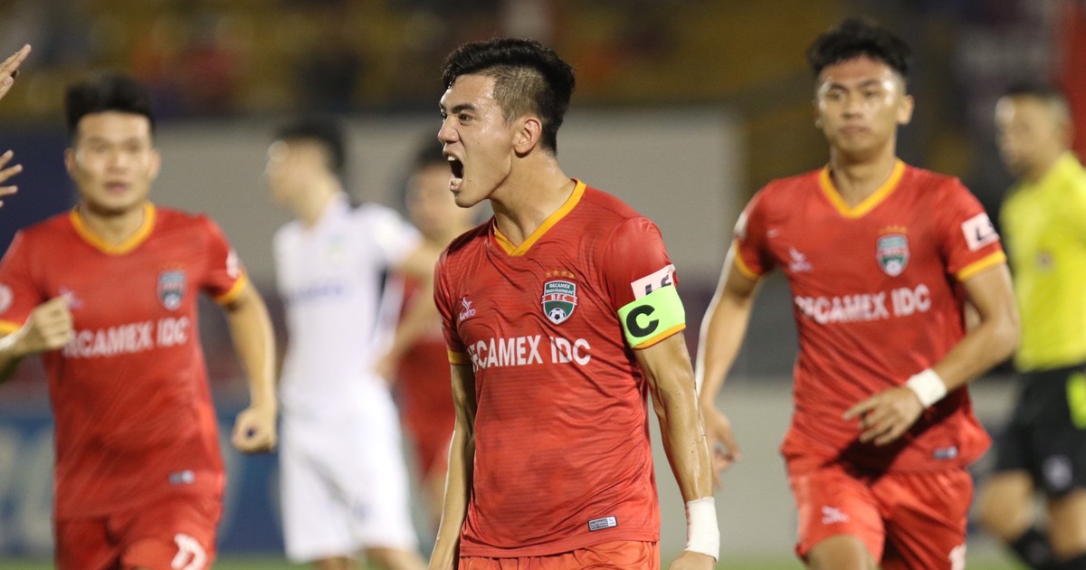 Tiến Linh sẽ tỏa sáng cùng dàn Tây mới của B.Bình Dương tại V-League 2021?