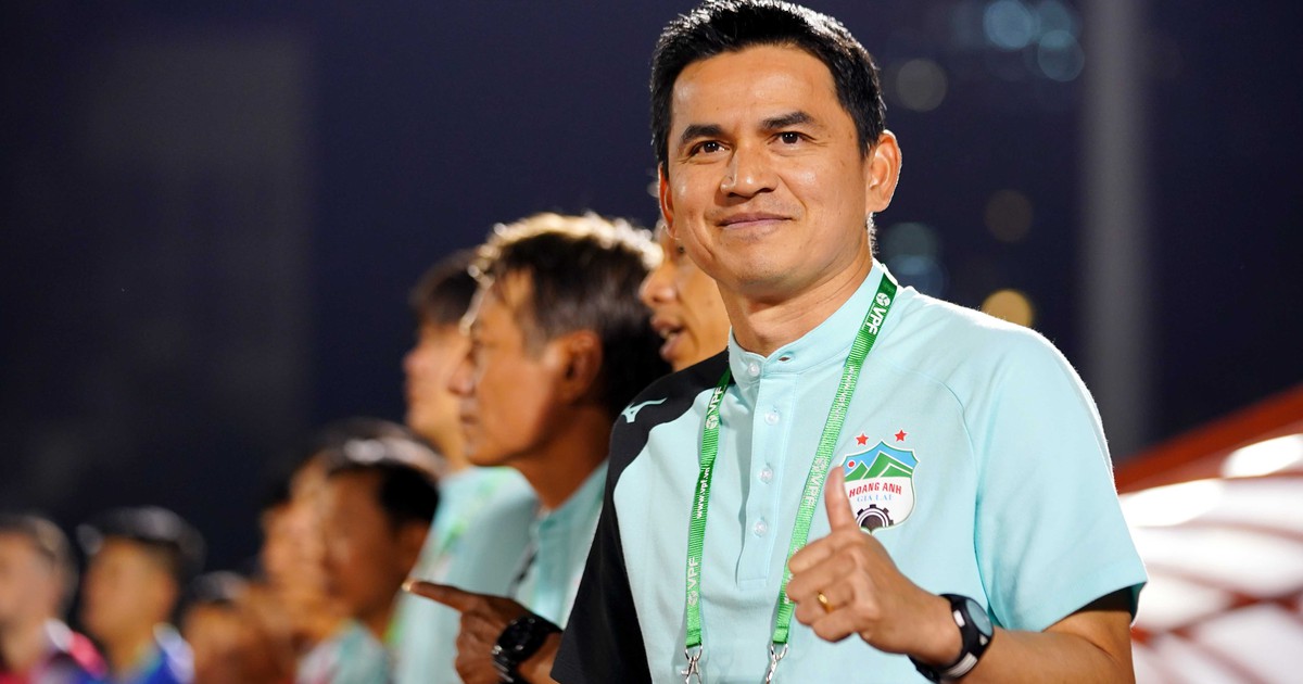 Cuộc cách mạng lối chơi đáng chờ đợi của HLV Kiatisak và Vũ Tiến Thành