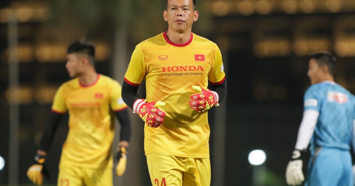 Thủ môn Bùi Tấn Trường: 'Chắc gì Đặng Văn Lâm qua UAE sẽ bắt chính'