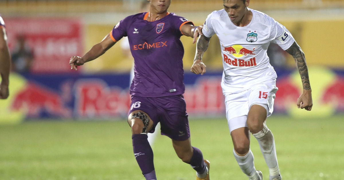 HAGL: Bầu Đức ký hợp đồng trọn đời với trung vệ bị ông Park bỏ quên